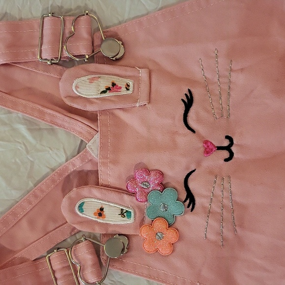 Overalls Shorts, Bunny Face, Girls Size 6. Pink - Picture 2 of 8